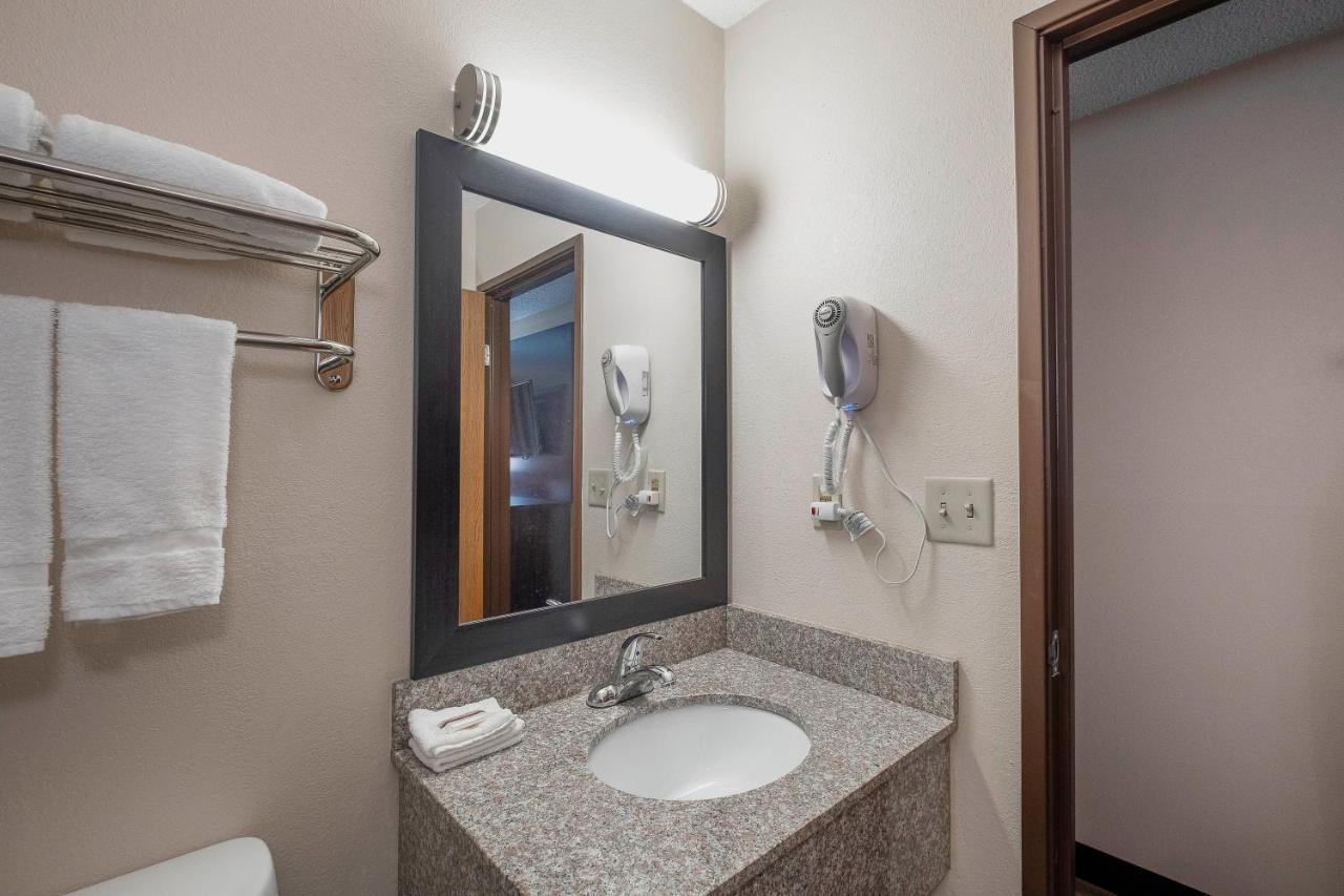 Red Roof Inn בריסטול מראה חיצוני תמונה